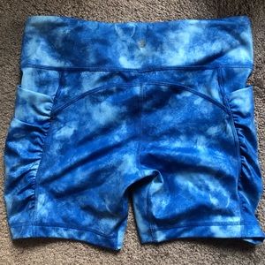 Lululemon exercise shorts, size womens 8, blue/white